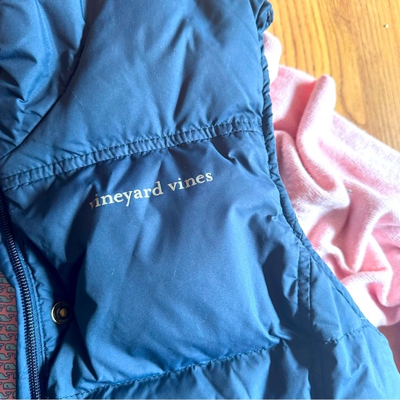 Vineyard Vines Puffer Vest - Picture 4 of 5